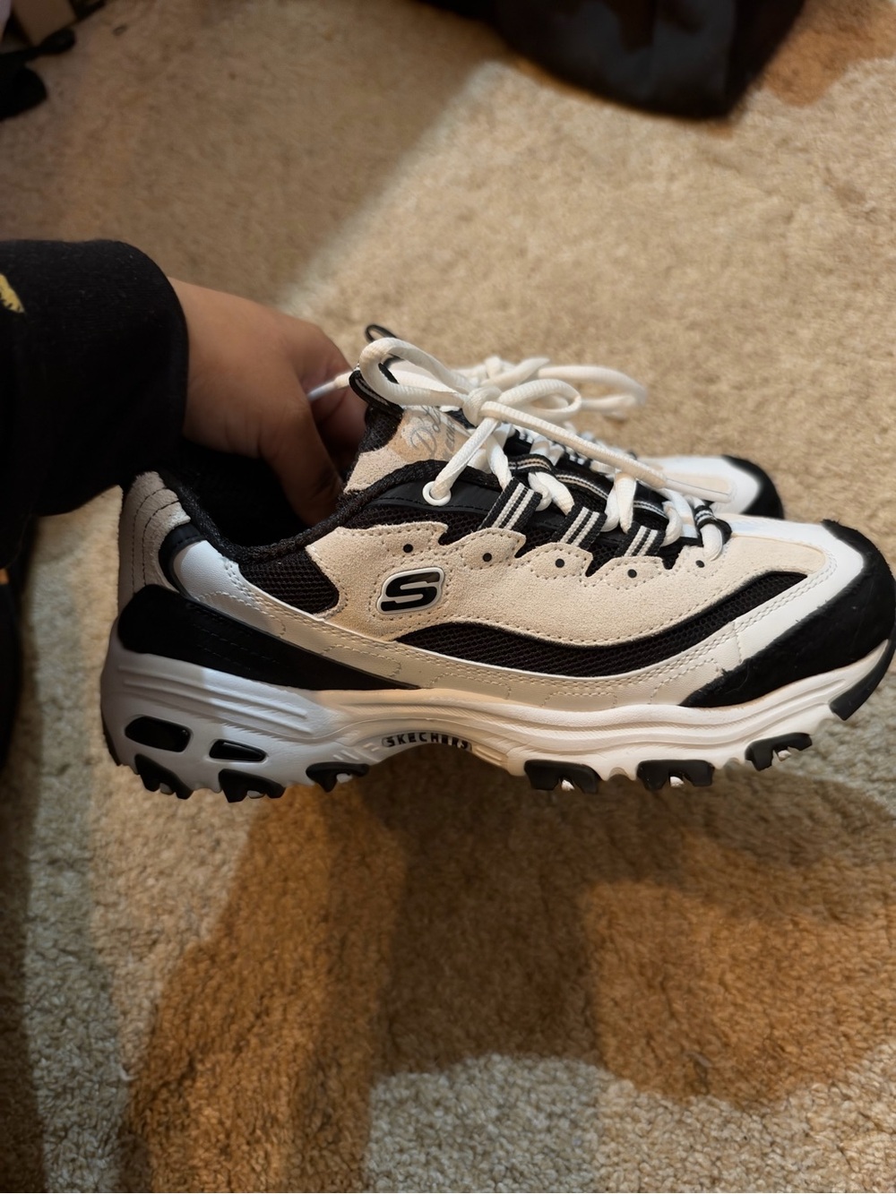 Skechers D’lites (Size 6)